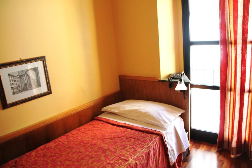 Hotel Vecchia Milano Exterior photo